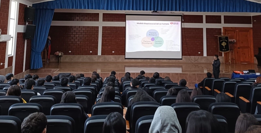 La Universidad de Las Américas impartió una charla para los/as estudiantes de 4° Medio